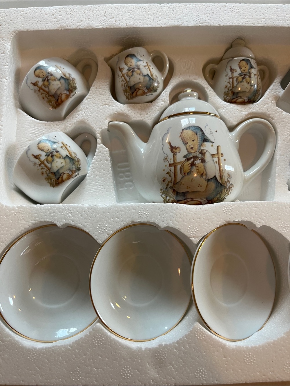 Bird & Blue Bonnet Girl ~ 16 Piece Tea Set
Kinder -M.J.H’nnnnnnl- Service - Picture 3 of 8